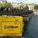 Nur eine "Gelbe Tasche" vor tausenden "Liebes-Schlössern" an der "Pont des Arts"