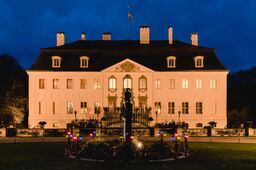 Schloss Branitz mit illuminiertem Venusbeet