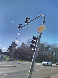 Beschädigte Lichtsignalanlage an der Autobahnausfahrt Cottbus-Süd
